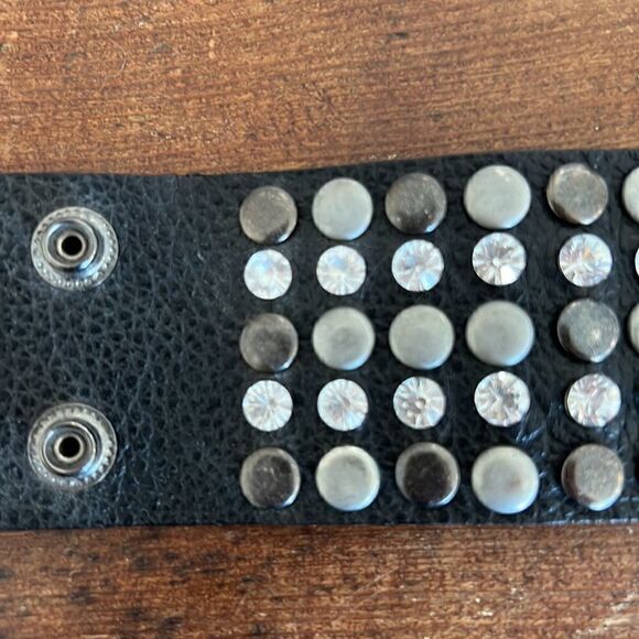 Cuff Bracelet    - Picture 4 of 7